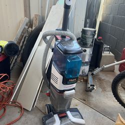 Shark CarpetXpert with StainStriker Upright Deep Carpet Cleaner