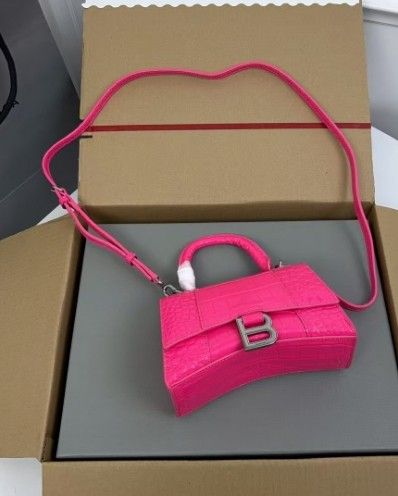 Paris style rose pink hourglass hand-held leather crossbody bag
