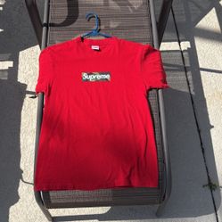 Supreme Tshirt Size S