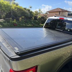 RetraxONE XR Tonneau Cover – Ford F-150 6.5’ Bed – Retractable Cover