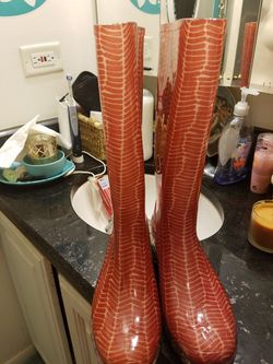 New size 7 toms rain boots