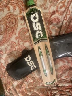 DSC Adults Cricket Bat Crafted British New With Case 
