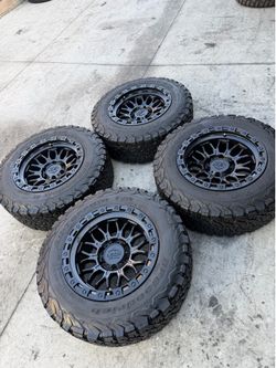 LOCK OFF ROAD nuevos para Toyota Tacoma Chevy Silverado GMC Con llantas 90% de vida las 4