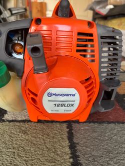 whacker Husqvarna 128LDX weed whacker