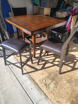 5pc Dinette 2 Stool 2 counter Height Chairs
