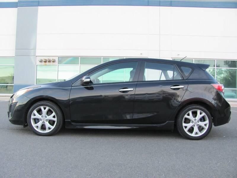 2010 Mazda 3 hatchback. Auto.