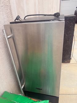 Marvel Stainless Steel Built-In Ice Maker AC 1 to 2