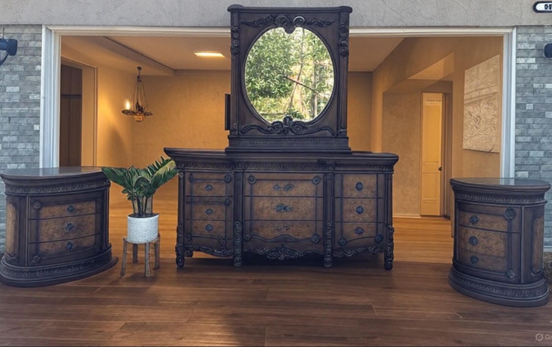 Solid Wood Bedroom Set! 