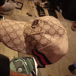 Gucci Leather Snap Back