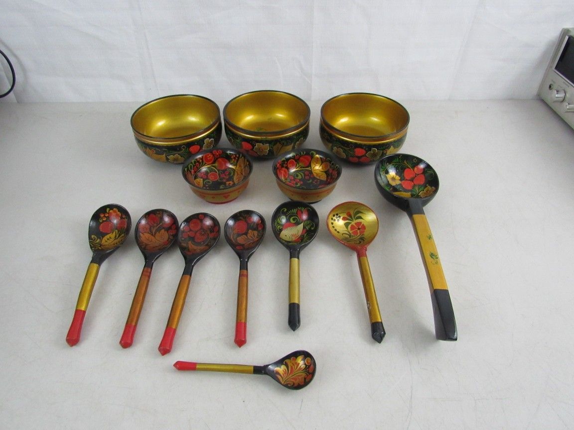 Lot Of 13 Vintage Russian Khokhloma Lacquered Wooden Bowls & Spoons