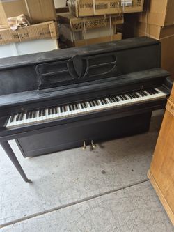 GRINNAL PIANO FREE DELIVERY