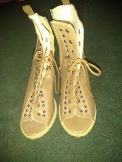 Light brown heel size 10