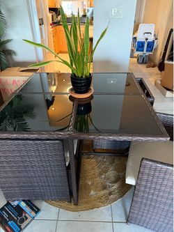 Indoor outdoor modular table