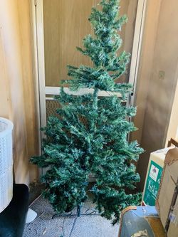 Crismas treecon luces incluidas