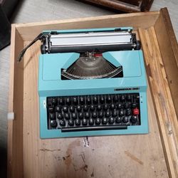 Omega 30 typewriter, Portable ; Accurate ...

Rare

Year: 1980

 Thumbnail