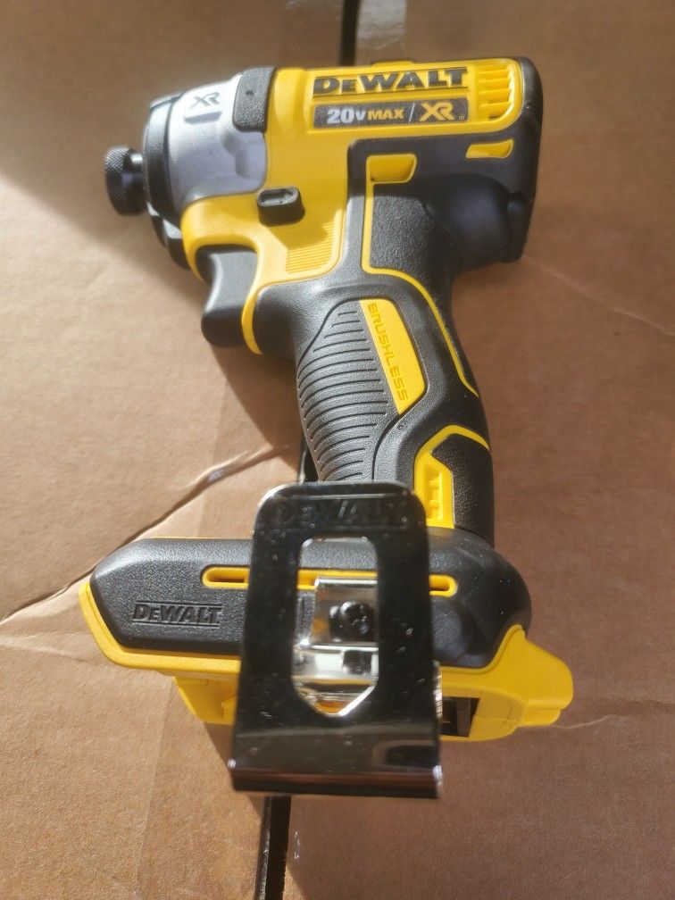 Dewalt Impact Drill  Xr 1/4 , 3 Speed