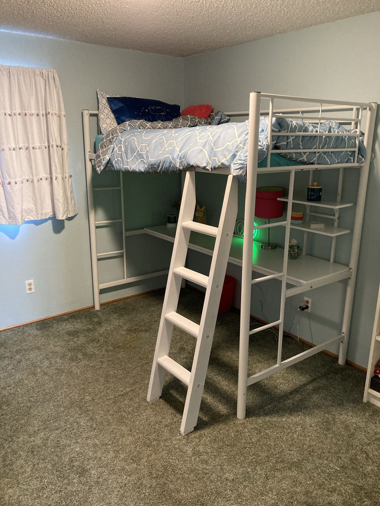 Loft bed- Twin