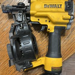 DEWALT DW45RN Pneumatic Coil Roofing Nailer