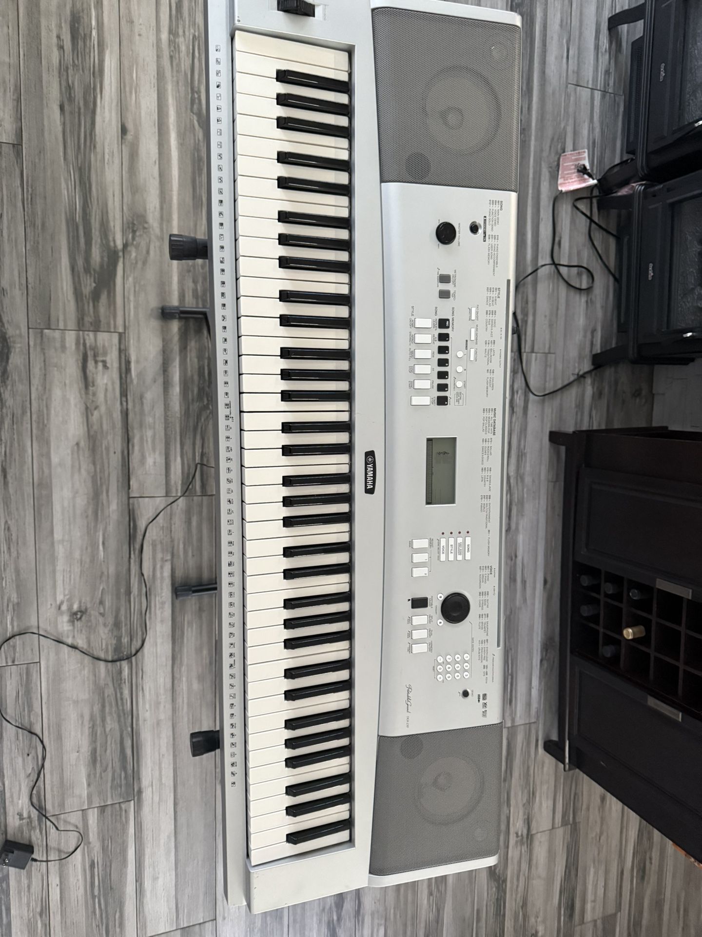 Yamaha Portable Grand DGX-230