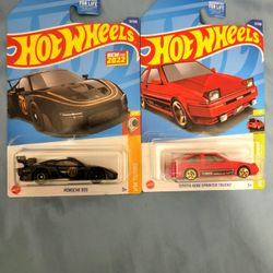 Hot Wheels-' Porchse 935/ Toyota Sprinter
