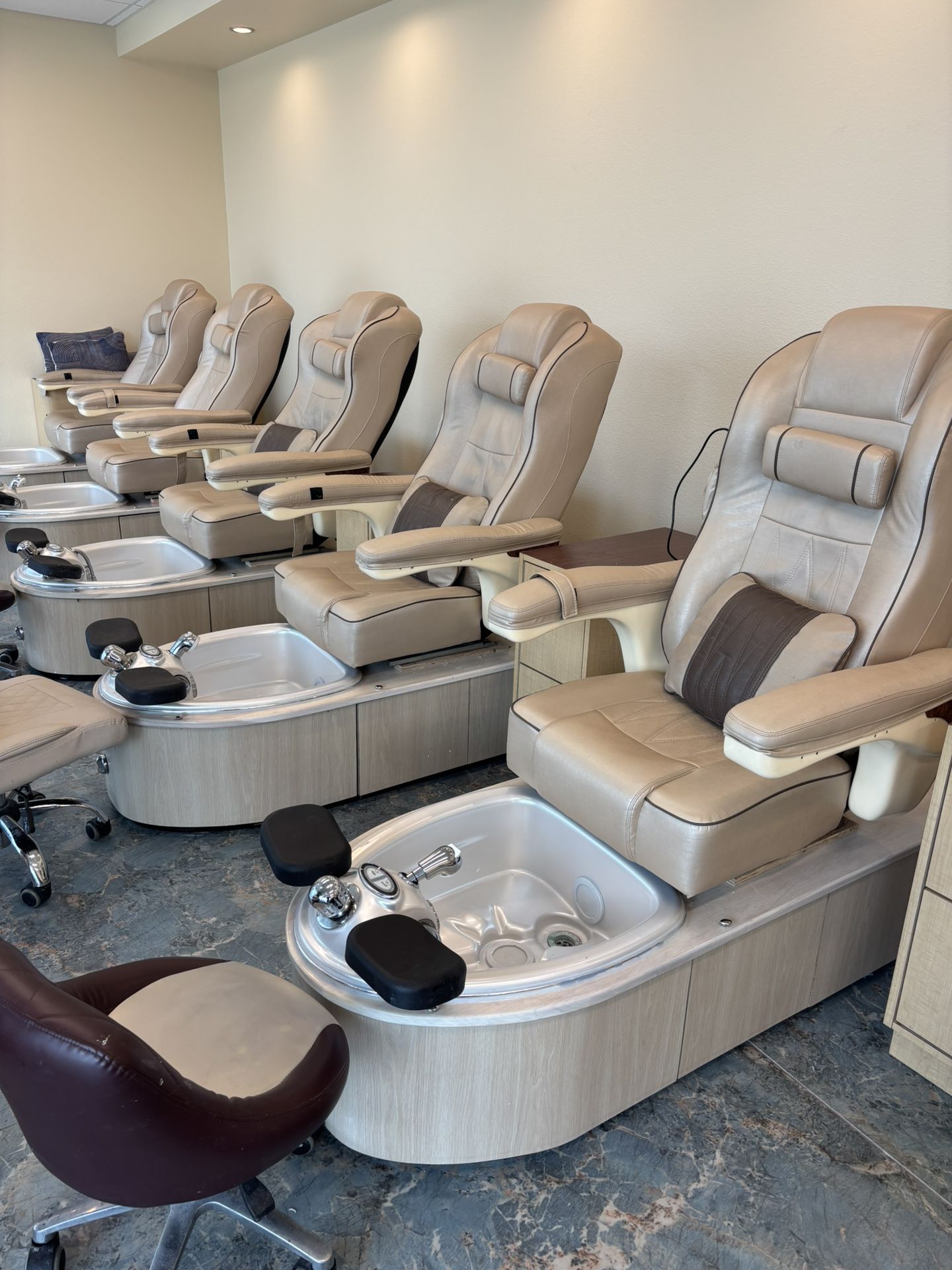 Used customize pedicure chairs for sale