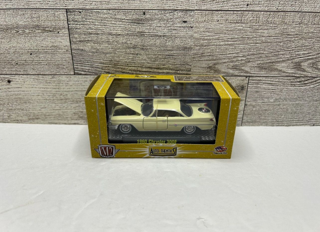 M2 Machines Auto Trucks Cream color ‘1960 Chrysler 300F • Die Cast Metal • Made in China Scale 1:64