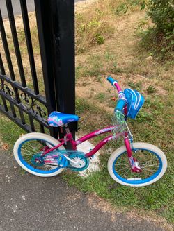 LOW PRICE MOVING- $200 RETAIL GIRLS BIKE