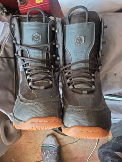 Snowboard Boots with Gum Sole..size 10