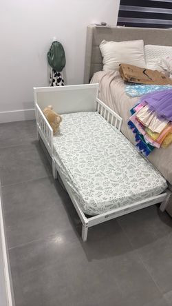 Kids/toddler bed
