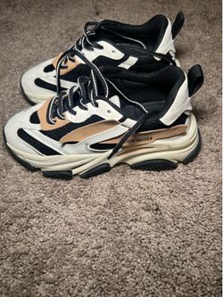 Steve Madden Sneakers