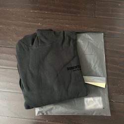 Essential hoodie