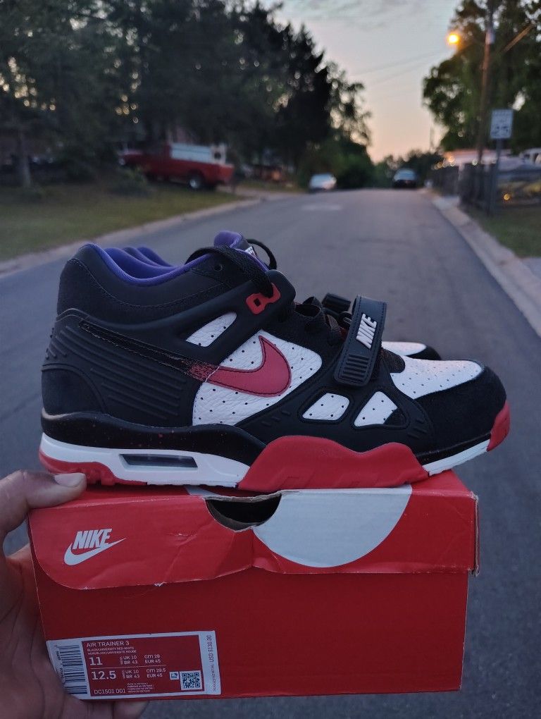 $130 Local Pickup 2020 Nike Air Trainer 3 Dracula Halloween Size 11 OG Box Worn Twice Very Gently Very Hard To Find Nowadays .