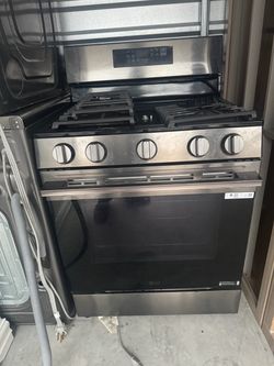 LG - 30-in Wide 6.3 Cu. Ft. Freestanding Gas True Convection Smart Range with 5 Burners, Air Fry and UltraHeat 20K Burner - Stainless Steel