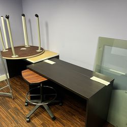 Office furniture Must Go For best offers