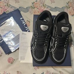 Dior B30 Size 9.5/10