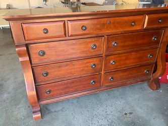 Kathy Ireland dresser