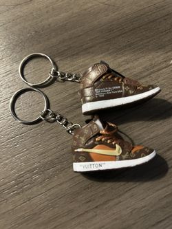 Mini Sneaker Keychain Nike Jordan 1 Retro High Off-White Louis Vuitton
