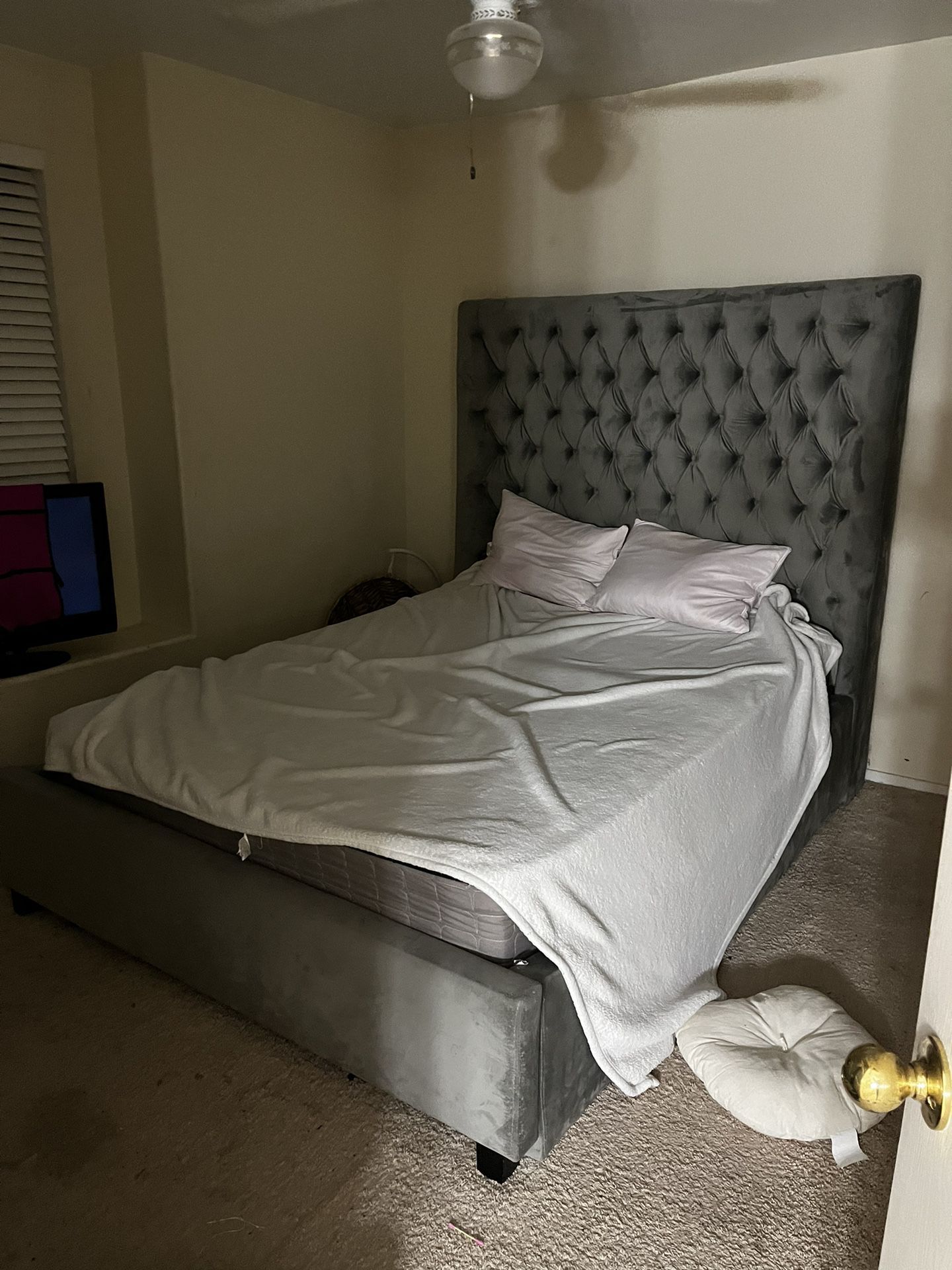 Queen Bed Frame  Home & Garden