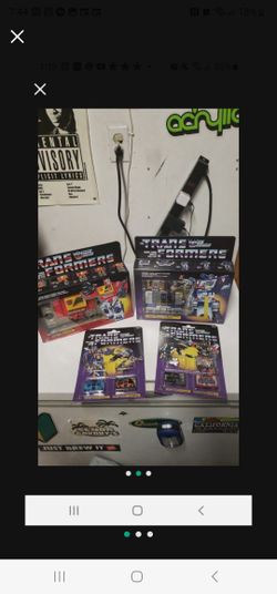 Transformers: Soundwave, Blaster, And Cassettes(SELLING AS A BUNDLE!!!)