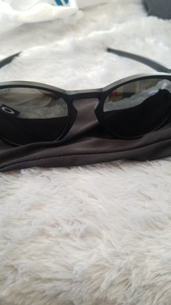 Authentic Oakley Latch matte black with prizm lens
