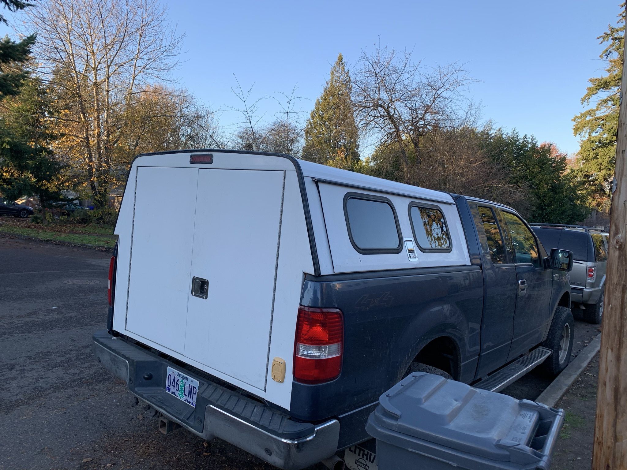 Ford F-150 Short Bed Truck Topper