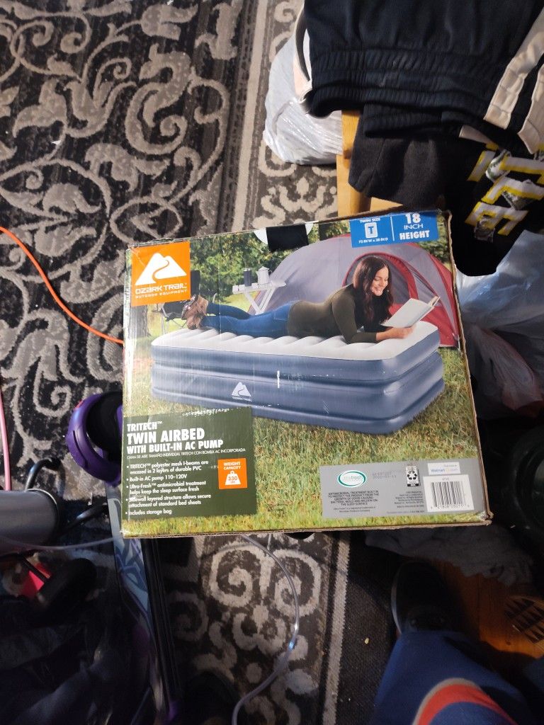 Twin Airbed.With Ac https://offerup.com/redirect/?o=UHVtcC5OZXc=