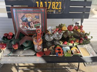 Dining Room/Kitchen Decorating Items