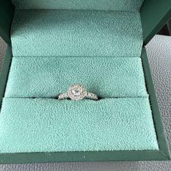 Vera Wang Engagement Ring Natural Diamond 