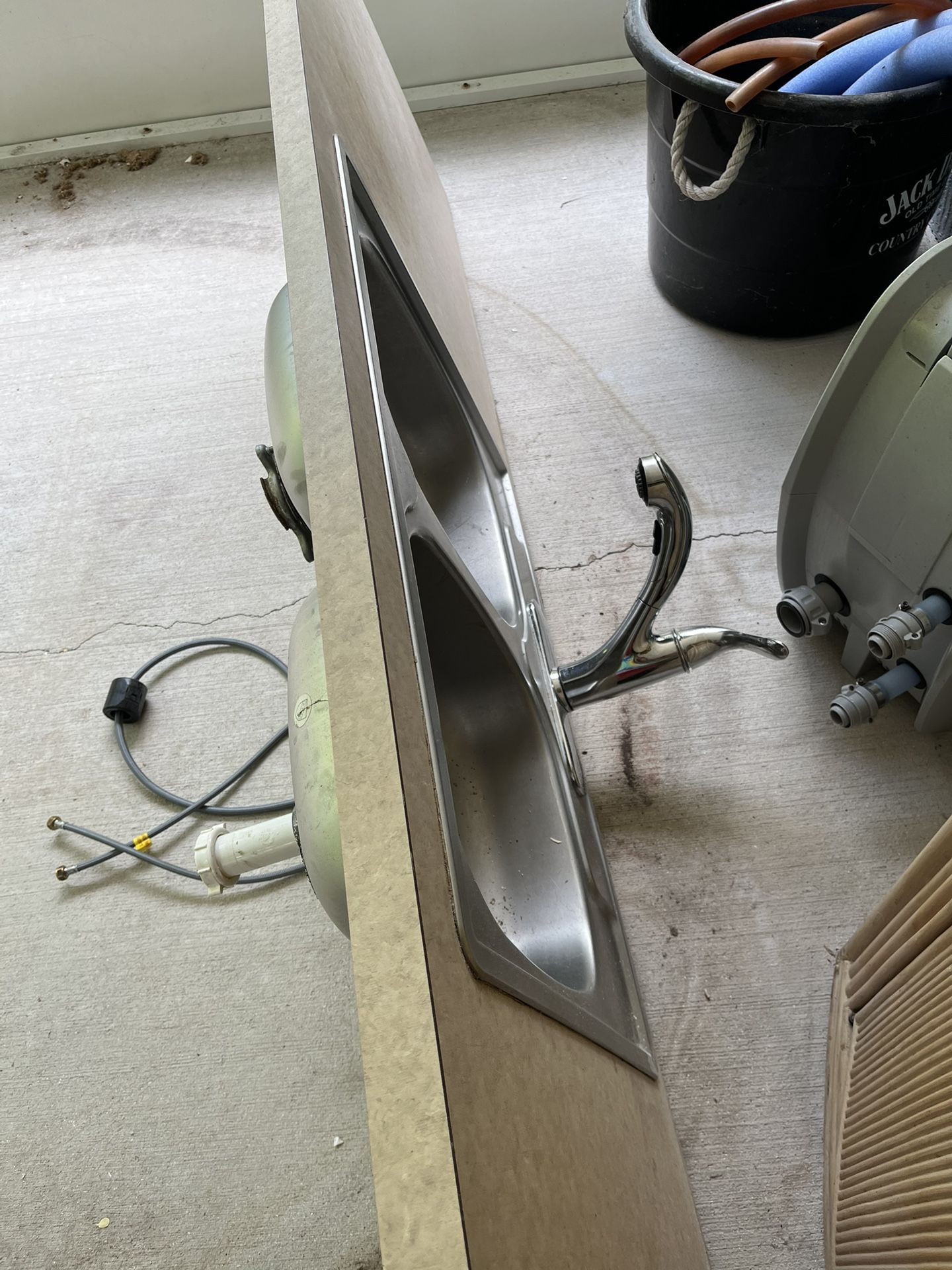 Sink & Moen Faucet
