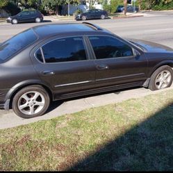 2000 Nissan Maxima