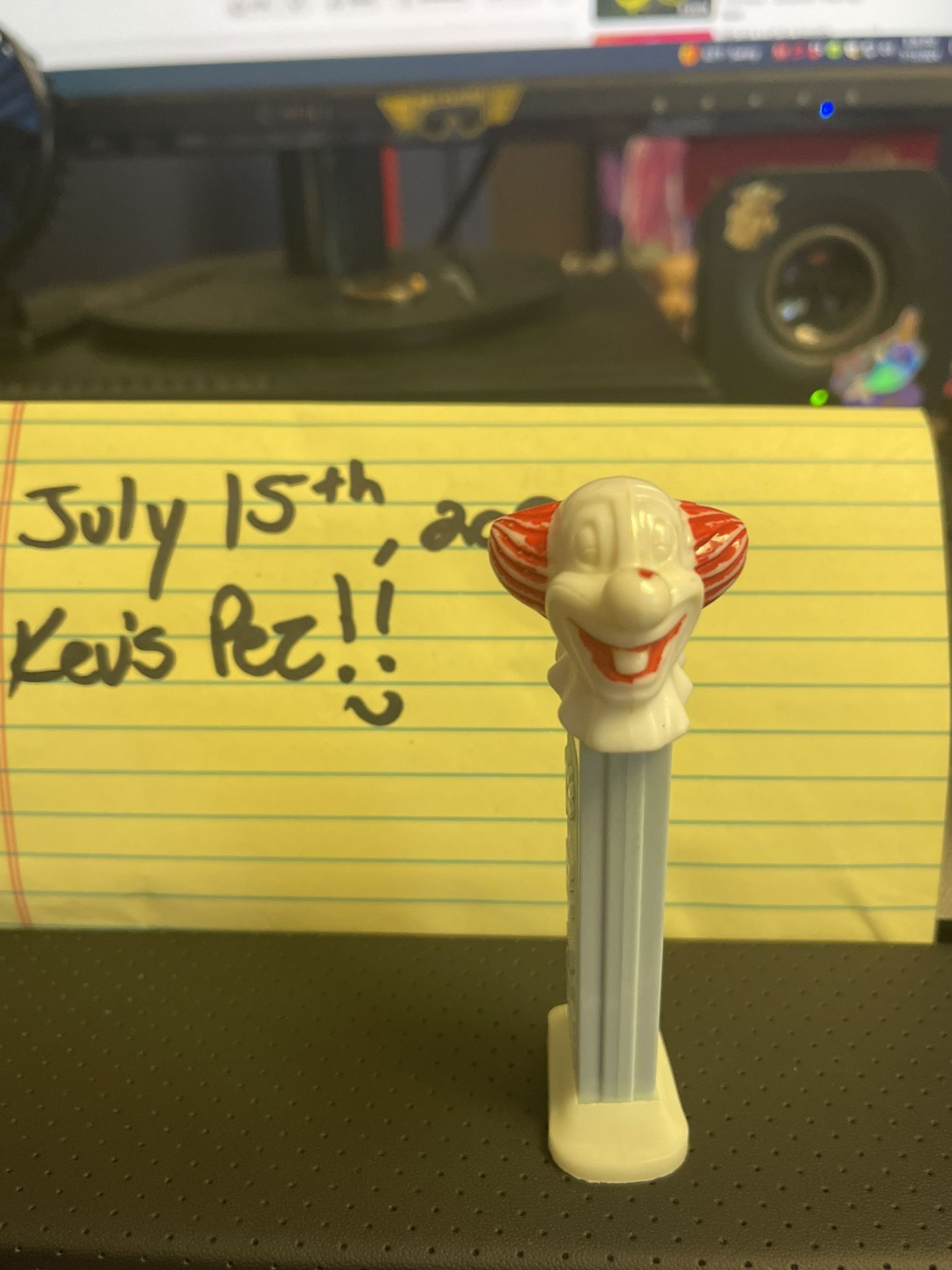 Vintage Rare No Feet Bozo the Clown & Butch die-cut Pez Dispenser pat#2.6 Made In Austria :