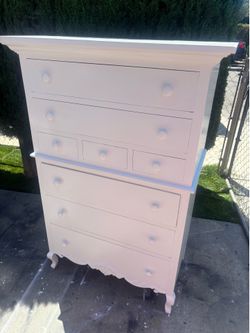 Vintage dresser