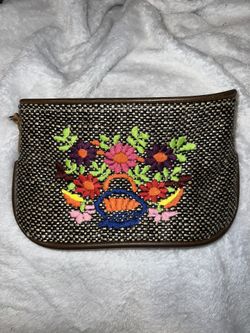 Consuela wristlet (missing wristlet strap)