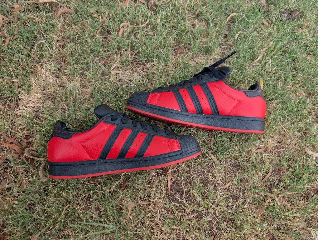 Marvel x PlayStation x adidas Superstar Miles Morales GV7129  display picture 2